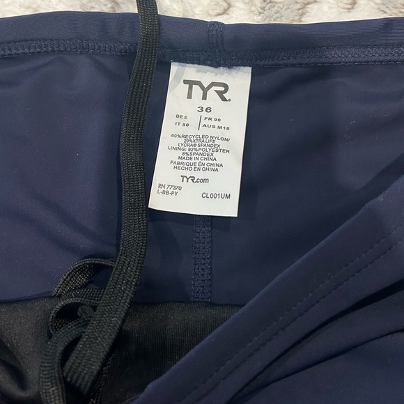 NWT TYR Men’s Training Swimsuit Size 36 - Picture 6 of 8